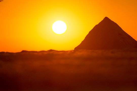 Sandpyramide bei Sonnenaufgang