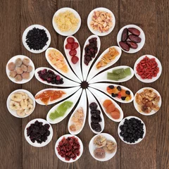 Foto op Plexiglas Proeverij van gedroogd fruit © marilyn barbone