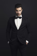 Latin man wearing a tuxedo