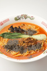 黒ごまタンタン麺