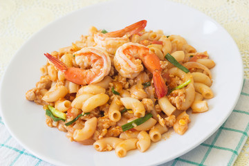 Stir fried  macaroni with shrimp