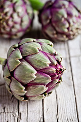 Obraz premium fresh artichokes