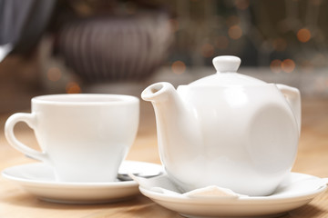 teapot with tea