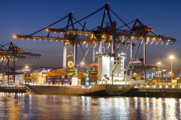 Fototapeta na wymiar Burchardkai Containerterminal Hamburg Freihafen