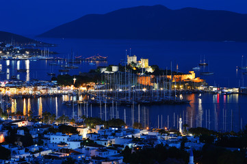 Naklejka premium Widok na port Bodrum nocą. Riwiera Turecka