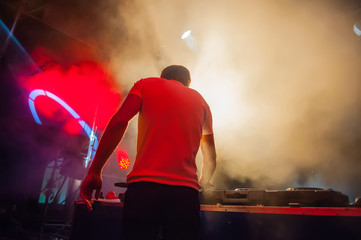DJ