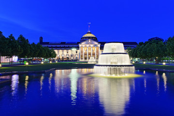 Wiesbaden, Kurhaus, am Abend (Juni 2014)