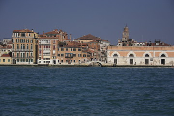 Fototapeta na wymiar en bateau à Venise