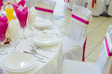 pink and white wedding decor