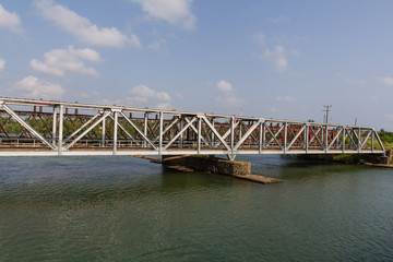 Fototapeta na wymiar train bridge