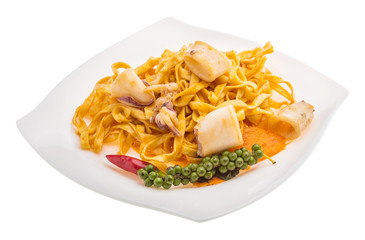 Fried noodles with calamari