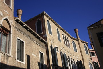 maison dans une petite rue de Venise