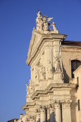 Fototapeta na wymiar fronton de l'église des jésuites