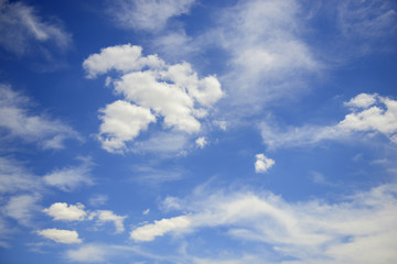 Obraz premium Blue sky with white clouds