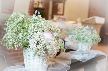 addobbi floreali in chiesa