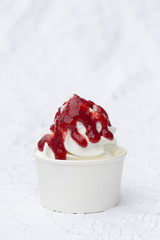 Frozen Joghurt Erdbeerpüree