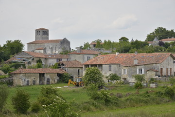 Fototapeta na wymiar Les fermes du bourg de Fontaine