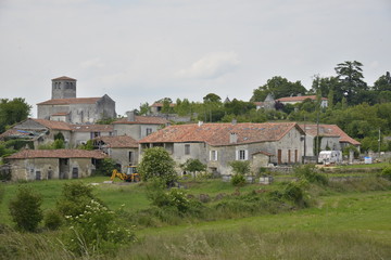 Le bourg de Fontaine au Périgord Vert © Photocolorsteph