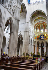 Obraz premium Cathedral Santa Maria la Real de La Almudena in Madrid, Spain.