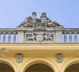 Sculptural composition on the roof