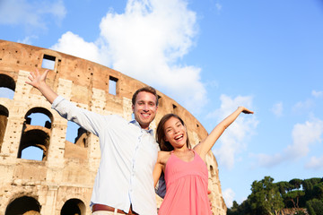 Naklejka premium Rome couple happy by Colosseum travel fun