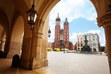 Fototapeta Saint Mary's Basilica and Rynek Glowny in Krakow obraz