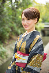 着物を着た女性