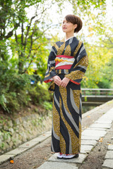 着物を着た女性