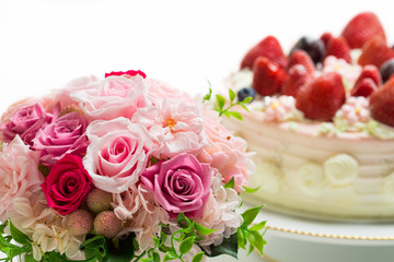 Obraz na płótnie Canvas バラの花束　ケーキ