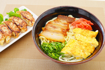 沖縄そばと餃子