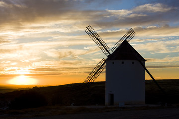 windmill at sunset, Campo de Criptana, Castile-La Mancha, Spain