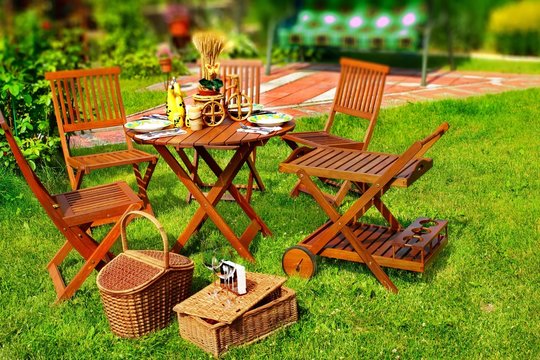 Outdoor Dining Scene