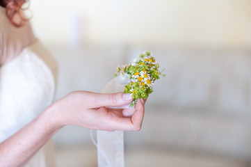 Bracciale di fiori freschi per damigelle