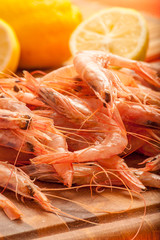 Gamberi  di mare rossi pescati