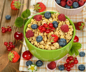 Muesli with berries