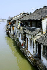 Fototapeta na wymiar 中国の川沿いの歴史的風景