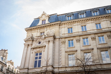 Obraz premium Exterior of a historical townhouse in Paris