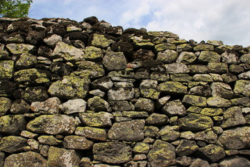 Mur en pierres.