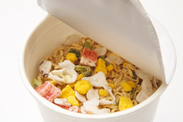 カップラーメン