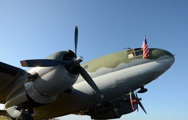 Fototapeta na wymiar Old propeller airplane nose view