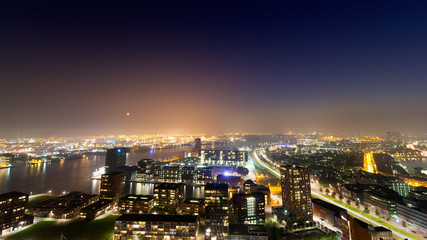 Fototapeta na wymiar Rotterdam at night