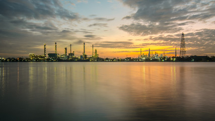 Fototapeta na wymiar Petrochemical plant industry at twilight time