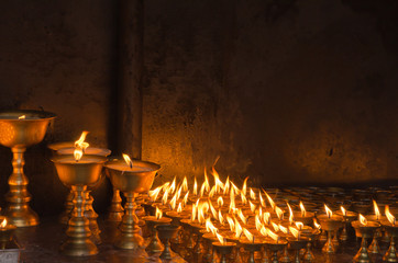 Kaarsen bij tempel in Kathmandu