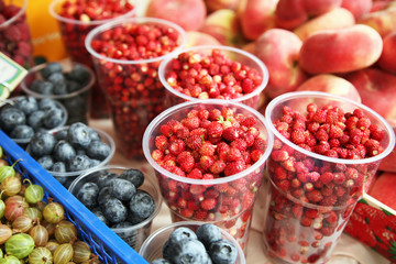 berries,strawberries,blueberries