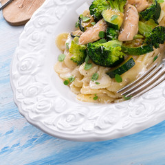 Farfalle pasta with zucchini and broccoli