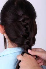 Obraz premium Creating hairstyles hairdresser close-up