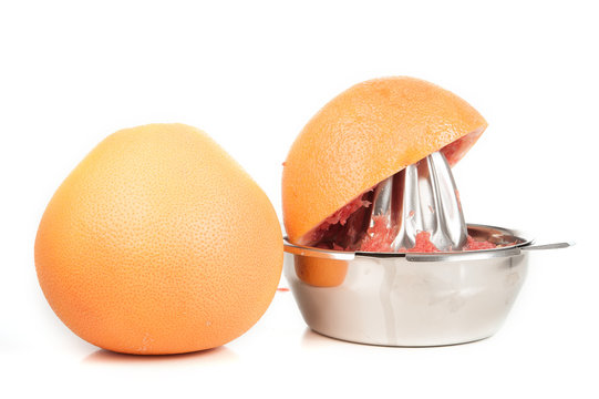 Grapefruit mit Saftpresse