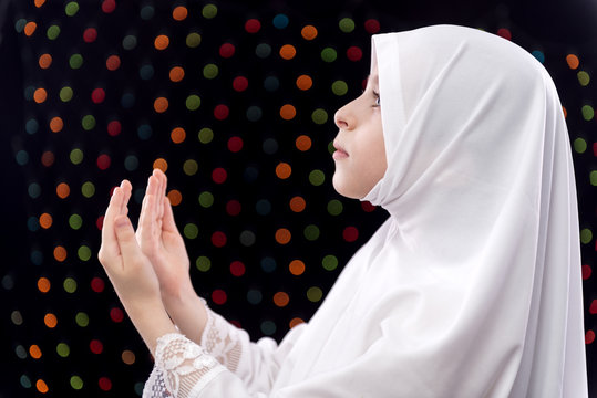 Muslim Girl Duaa