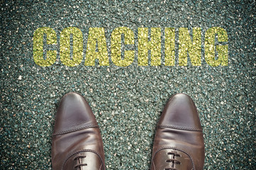 concept pied sur la route et message - succès