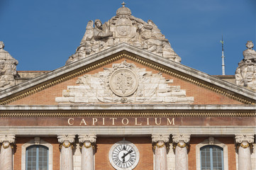 Fototapeta na wymiar Toulouse fronton du Capitole